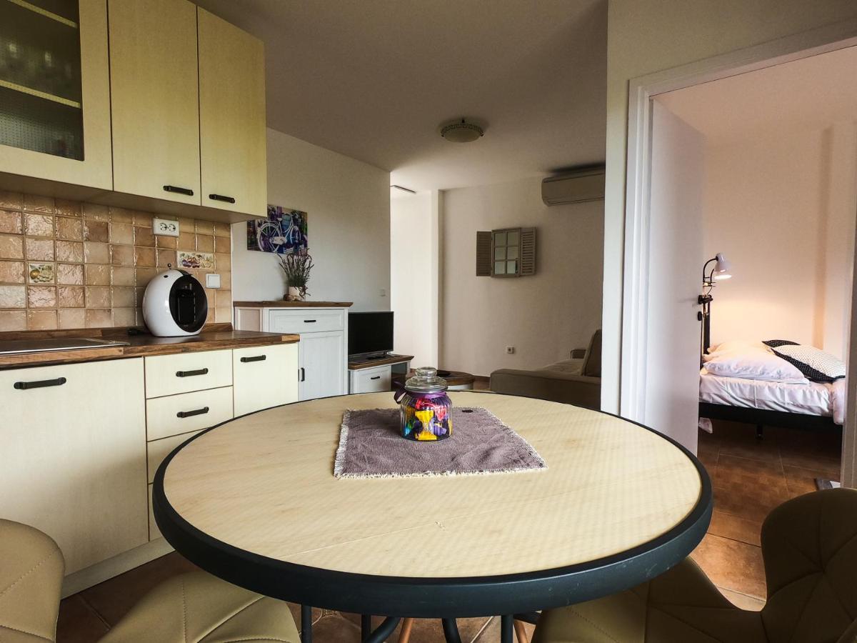 Apartments Summer Touch Петркане Екстериор снимка