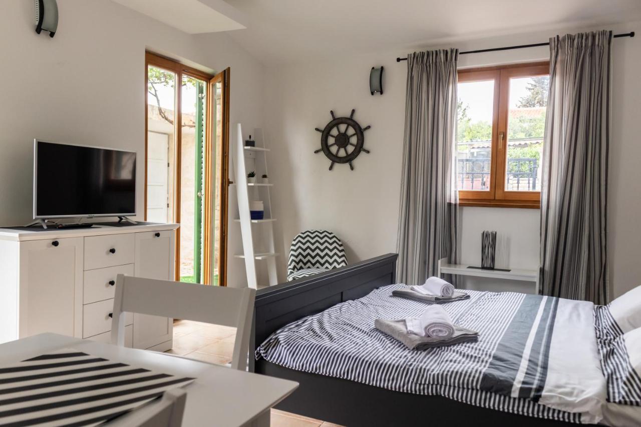 Apartments Summer Touch Петркане Екстериор снимка