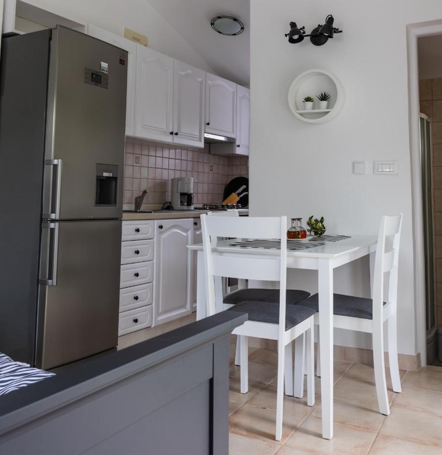 Apartments Summer Touch Петркане Екстериор снимка